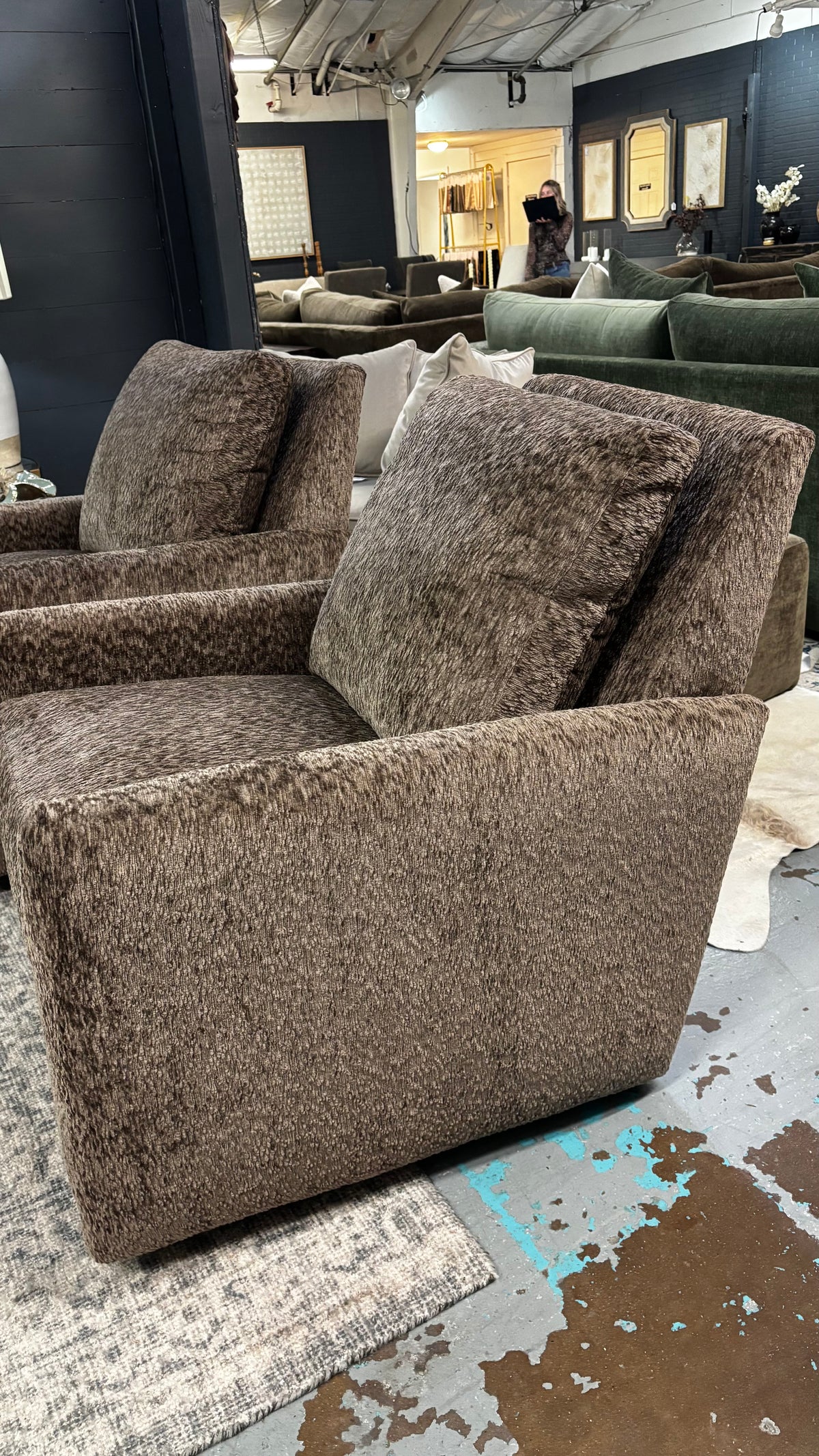 RW17 Swivel/Rocker Chair Octavian Bark