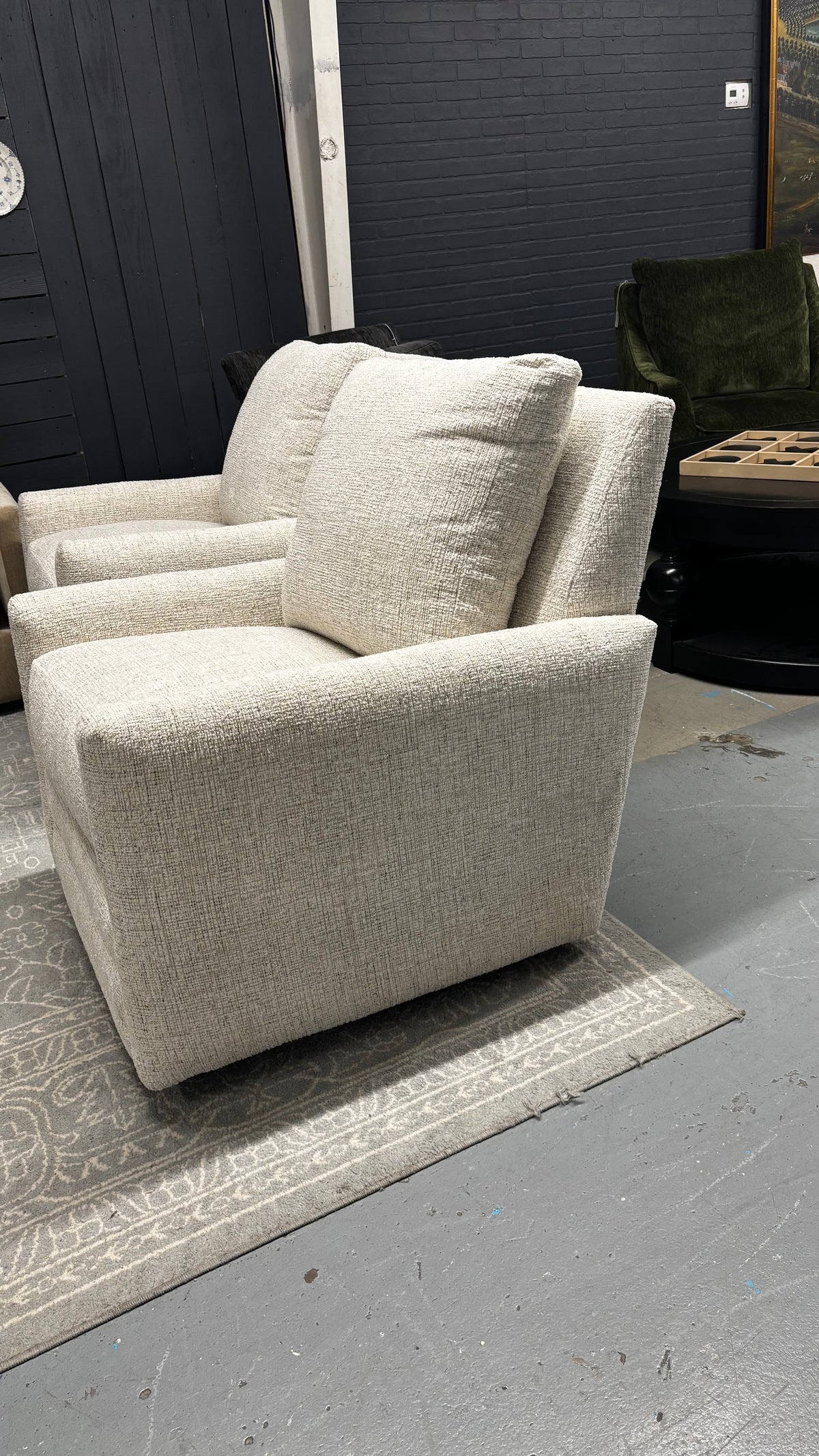 RW17 Swivel/Rocker Chair Bruno Pumice