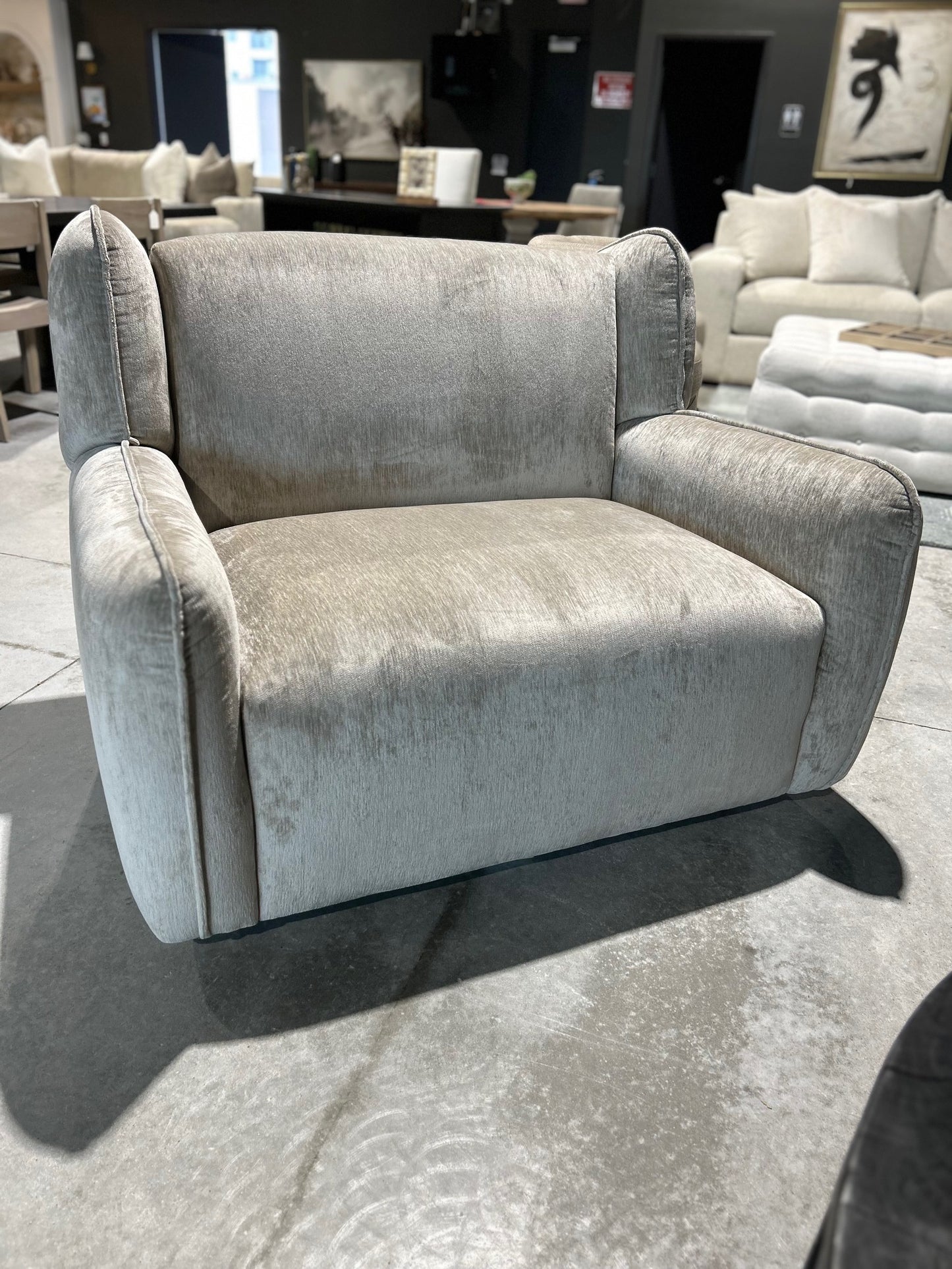 RW89 Bruno Chair & a Half Swivel, Luscious Doe