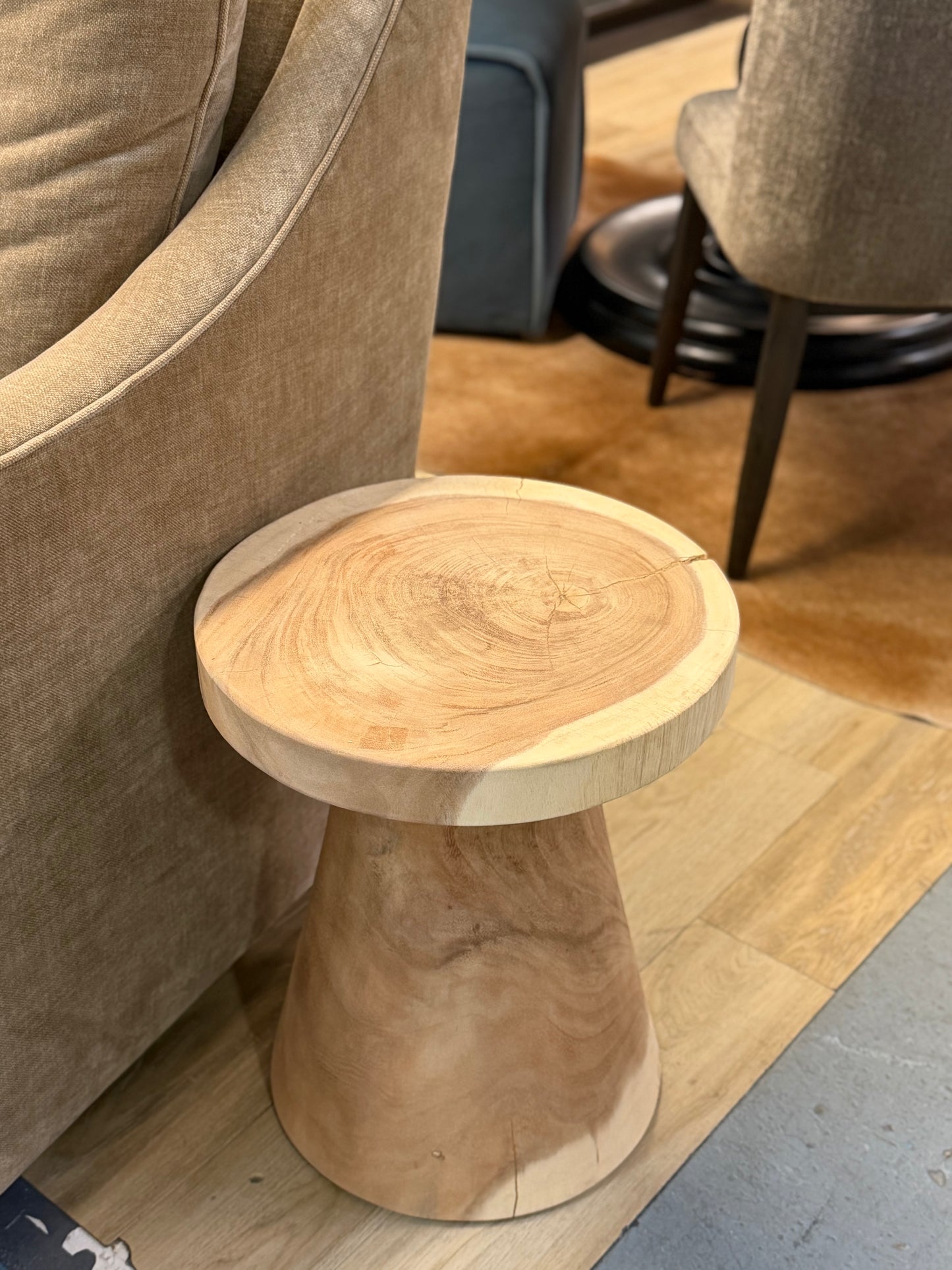 Round Stool- 16x16x20