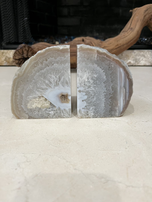 MBW - AGATE GEODE BOOKEND