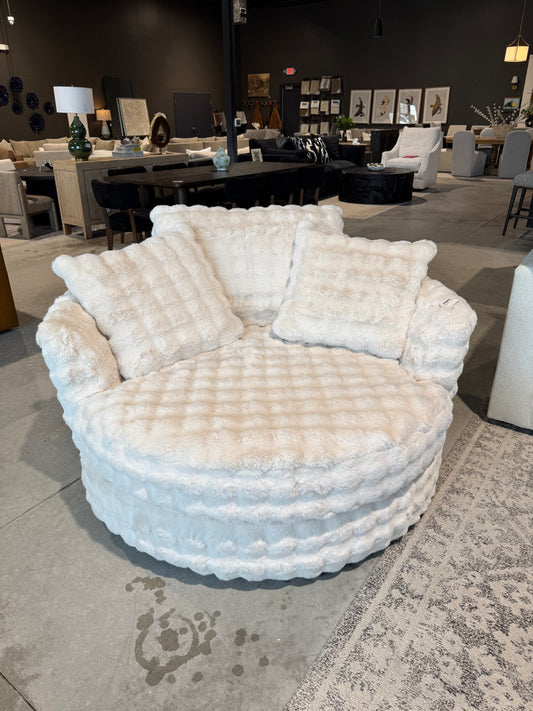 RW36 Oversized Chair R-Affair Ivory