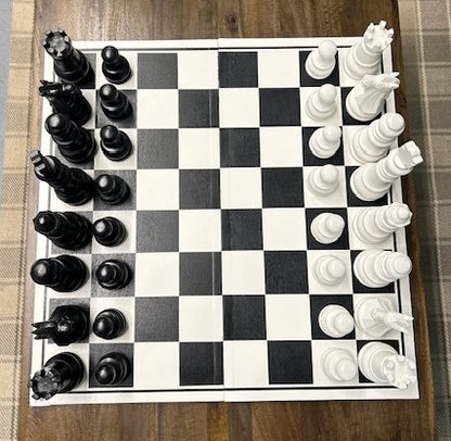 Black/White Chess Set