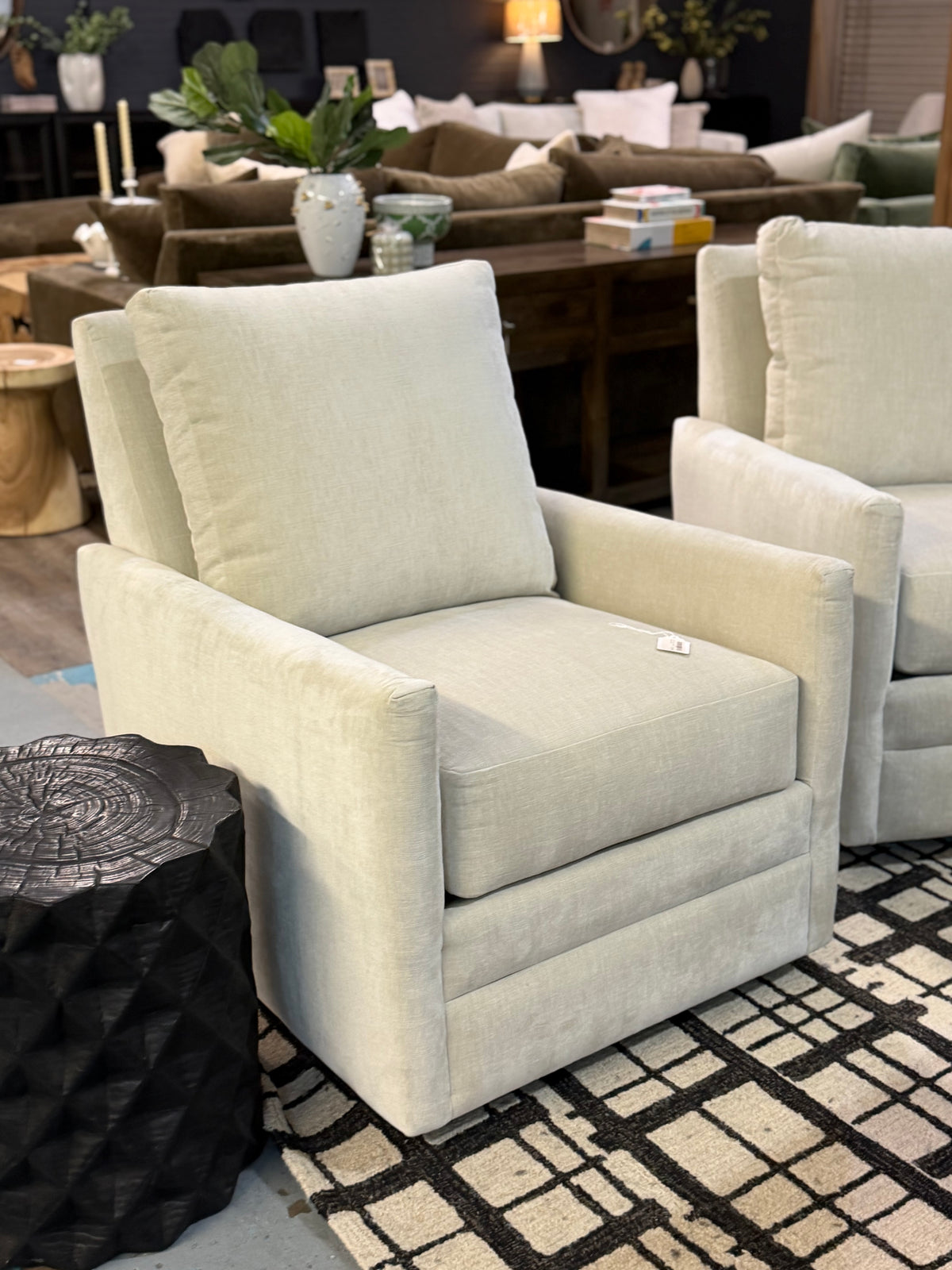 RW17 Swivel/Rocker Chair Roman Oatmeal