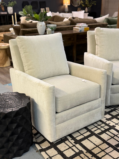 RW17 Swivel/Rocker Chair Roman Oatmeal