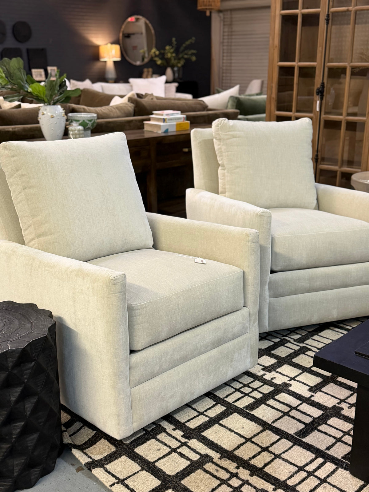 RW17 Swivel/Rocker Chair Roman Oatmeal