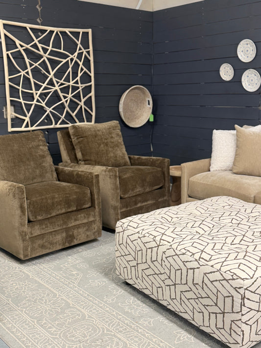 RW17 Swivel/Rocker Chair Rowana Bark