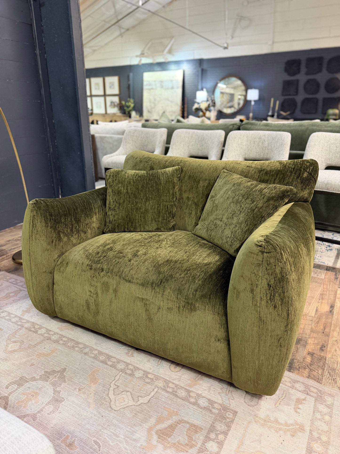 RW87 Chair & a Half Swivel, Luxor Spinach