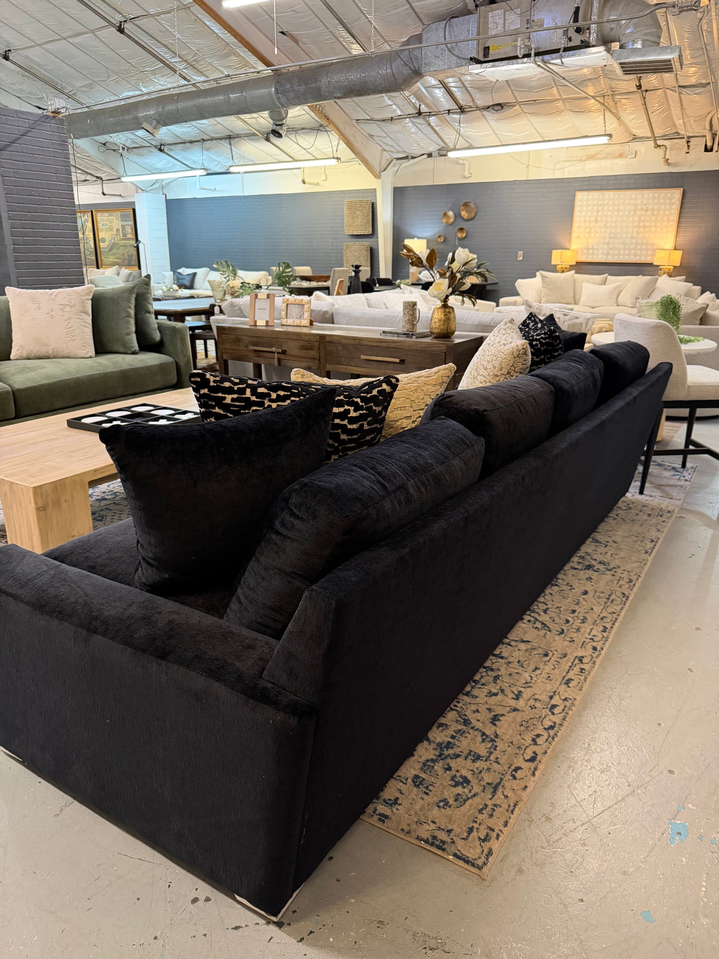 AC1660 10' Sofa, Foster Onyx