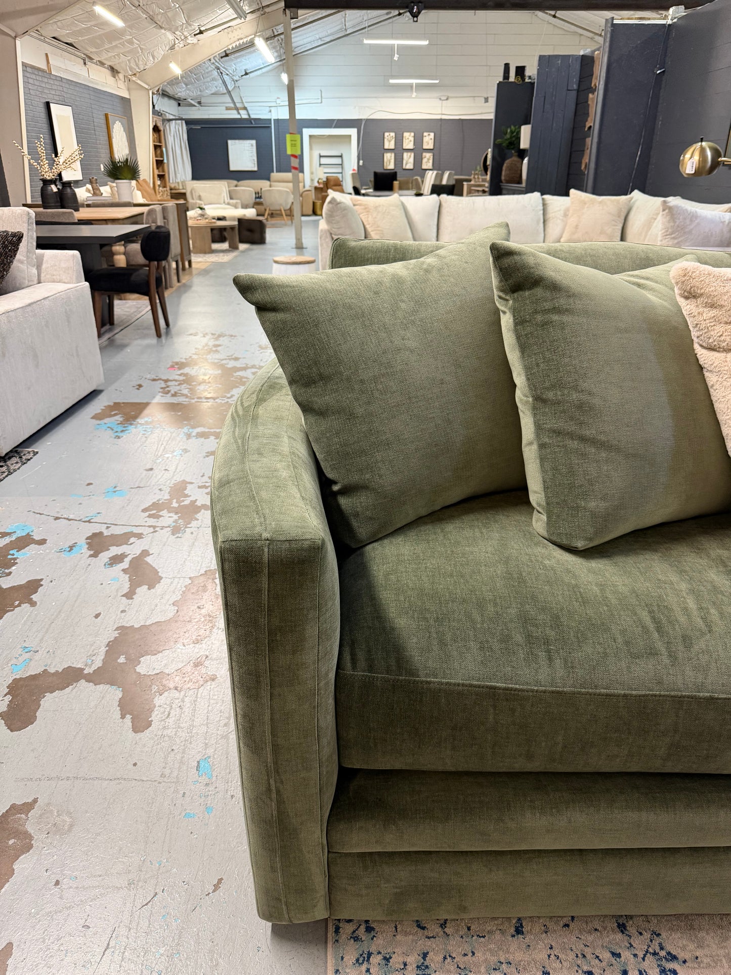 AC5000 10' Sofa, Incredible Sage