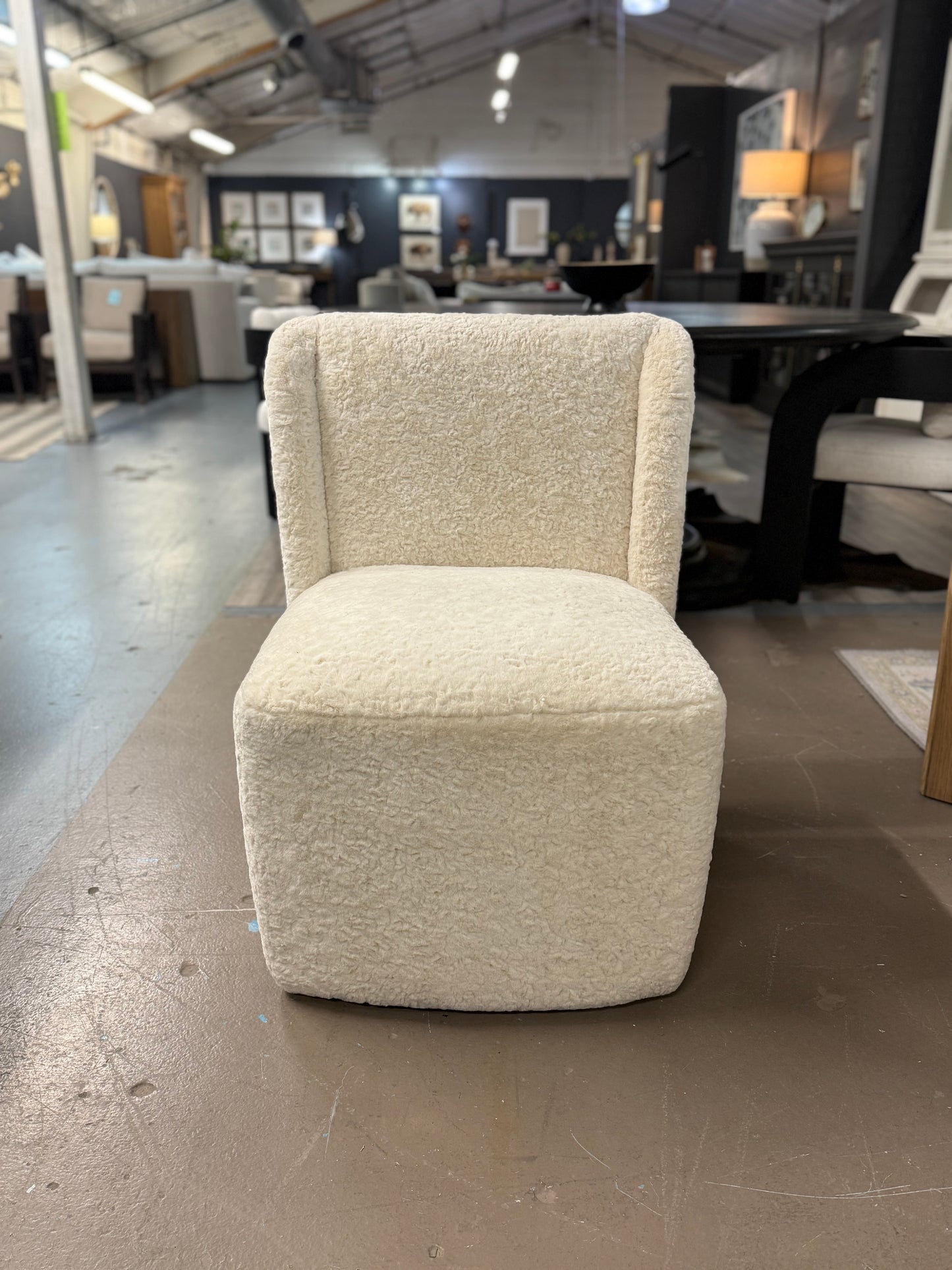 Eden Dining Chair / White Fur