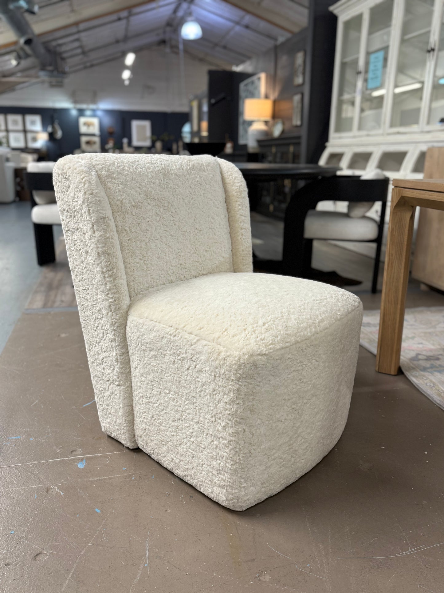 Eden Dining Chair / White Fur