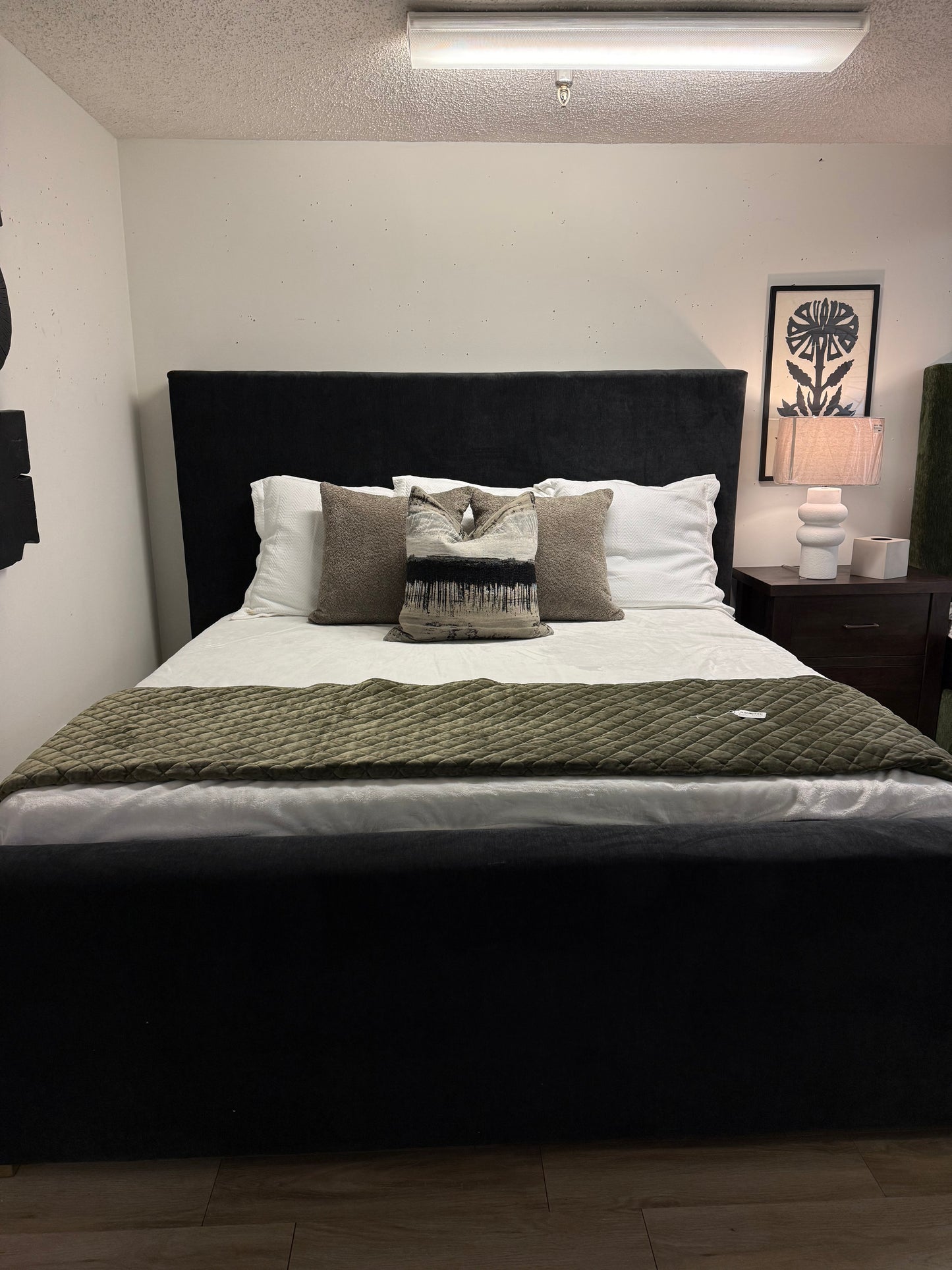 King Bed No Channels Roman Caviar