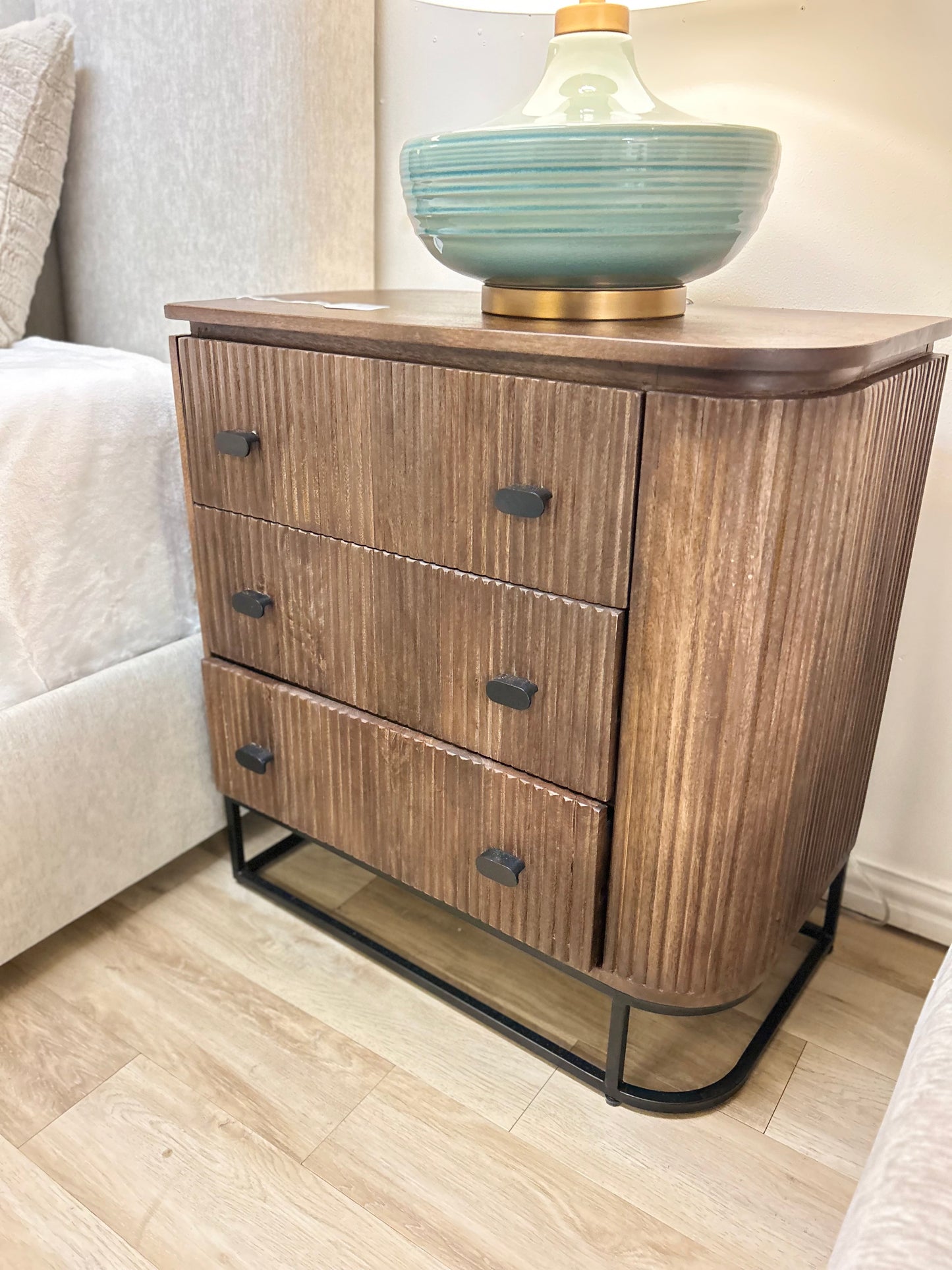 3 Drawer Fluted Sideboard Nightstands