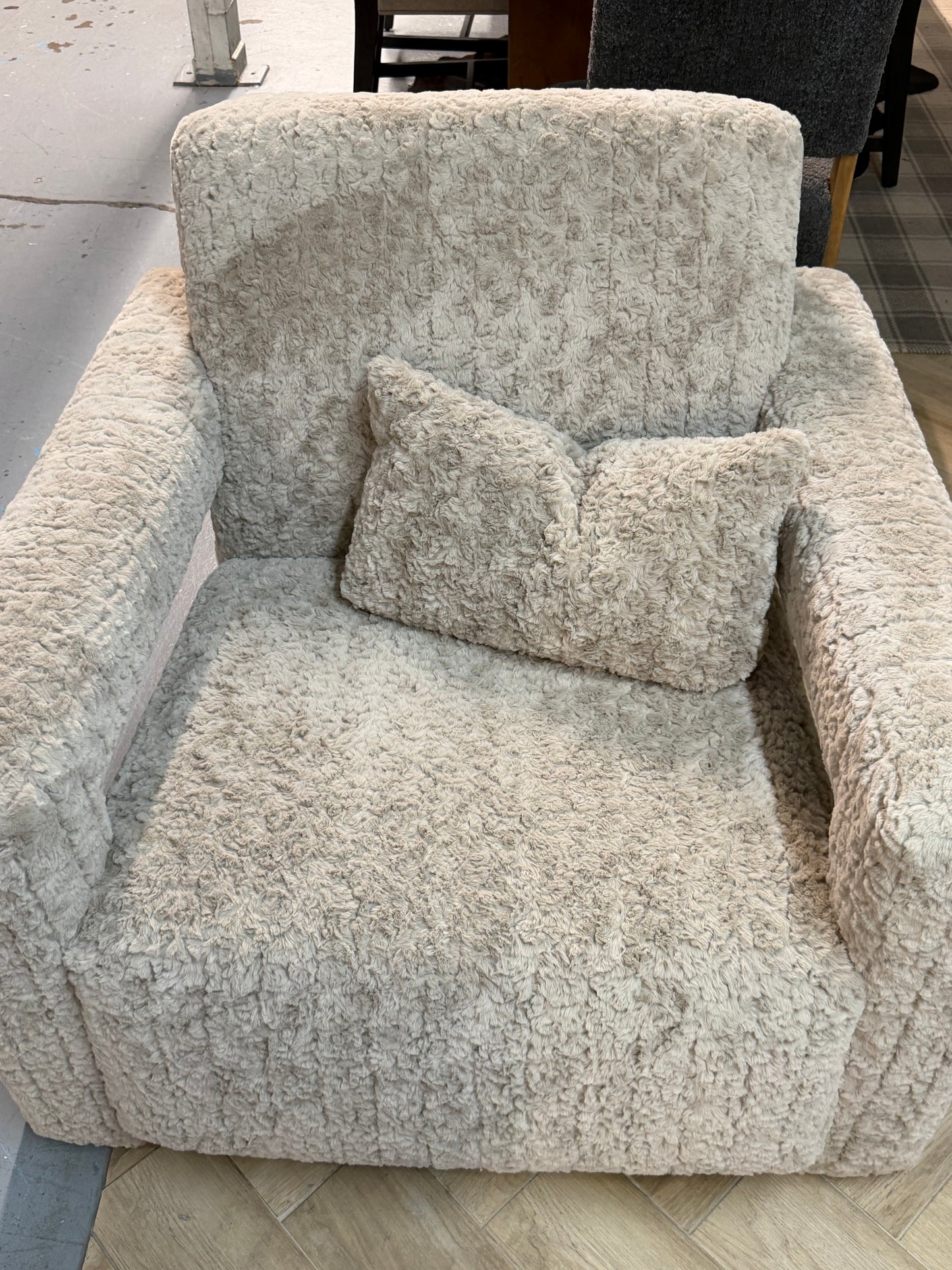 RW82 Chair, Maximus Driftwood