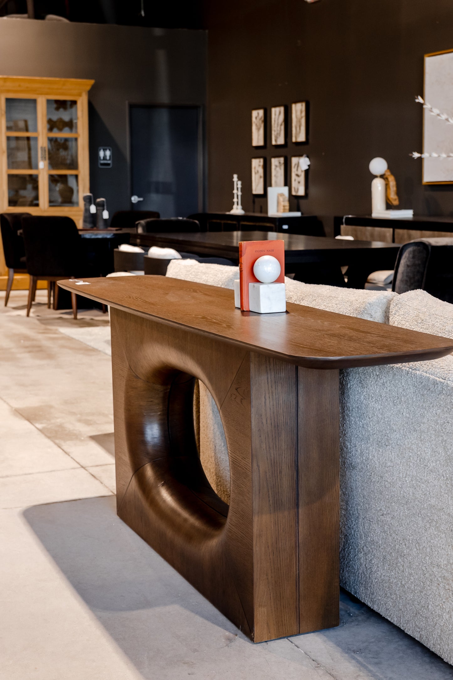 84" August Console #9497