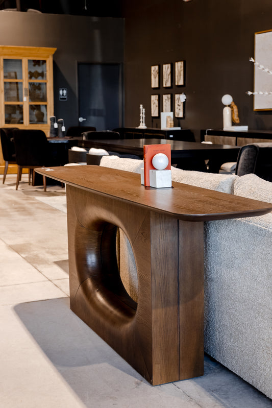 84" August Console #9497