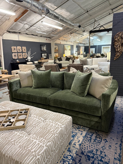 AC5000 Estate Sofa, Rowana Caper