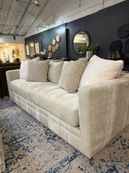 AC5000 Estate Sofa, Rowana Oatmeal