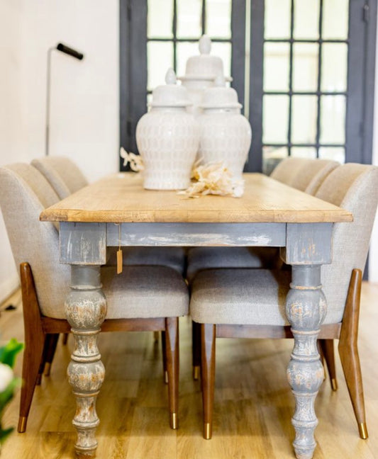 Lyly Dining Table